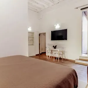 navona-luxury-loft-with-terrace.it-romehotels.com/